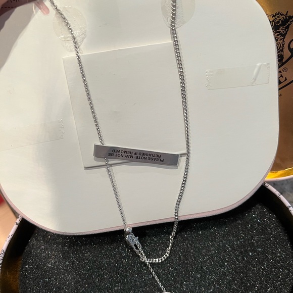 Juicy Necklace - Picture 4 of 5